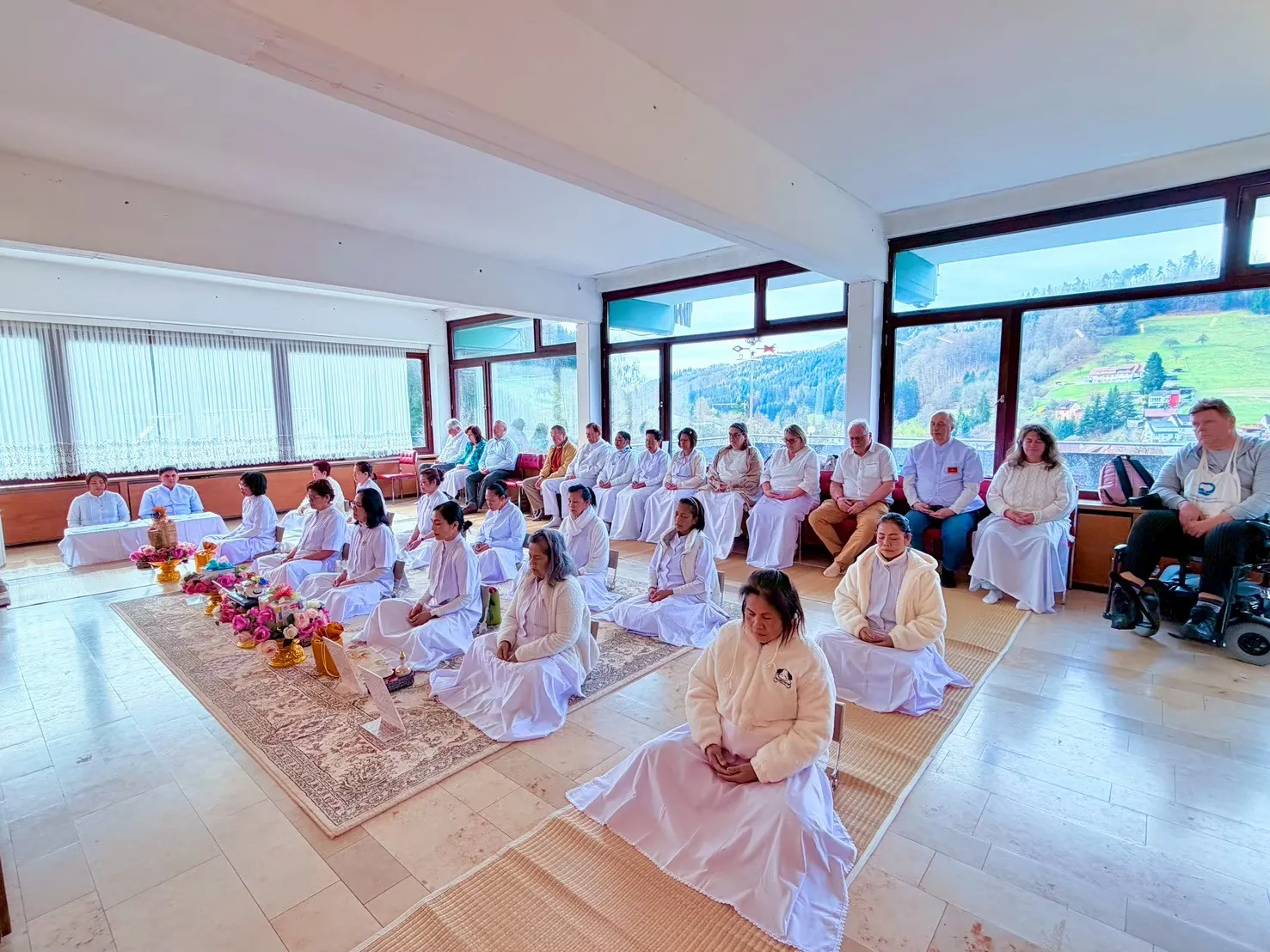 Gemeinsame Meditation im Wat Buddha Heilbronn