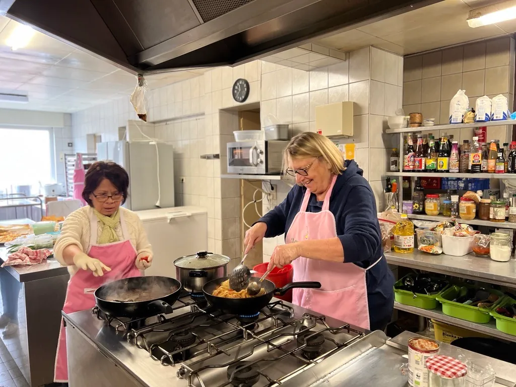 Gemeinsames Kochen im Wat